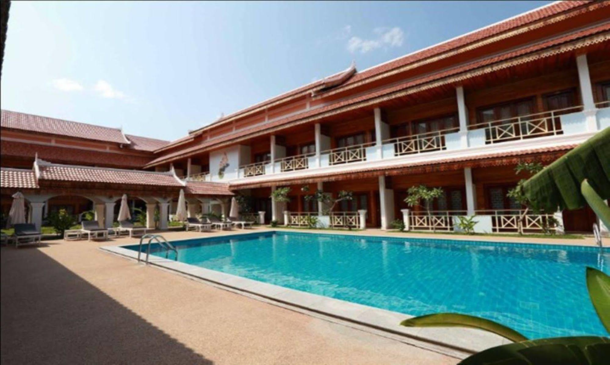 โรงแรมวันชนะ หลวงพระบาง ภายนอก รูปภาพ