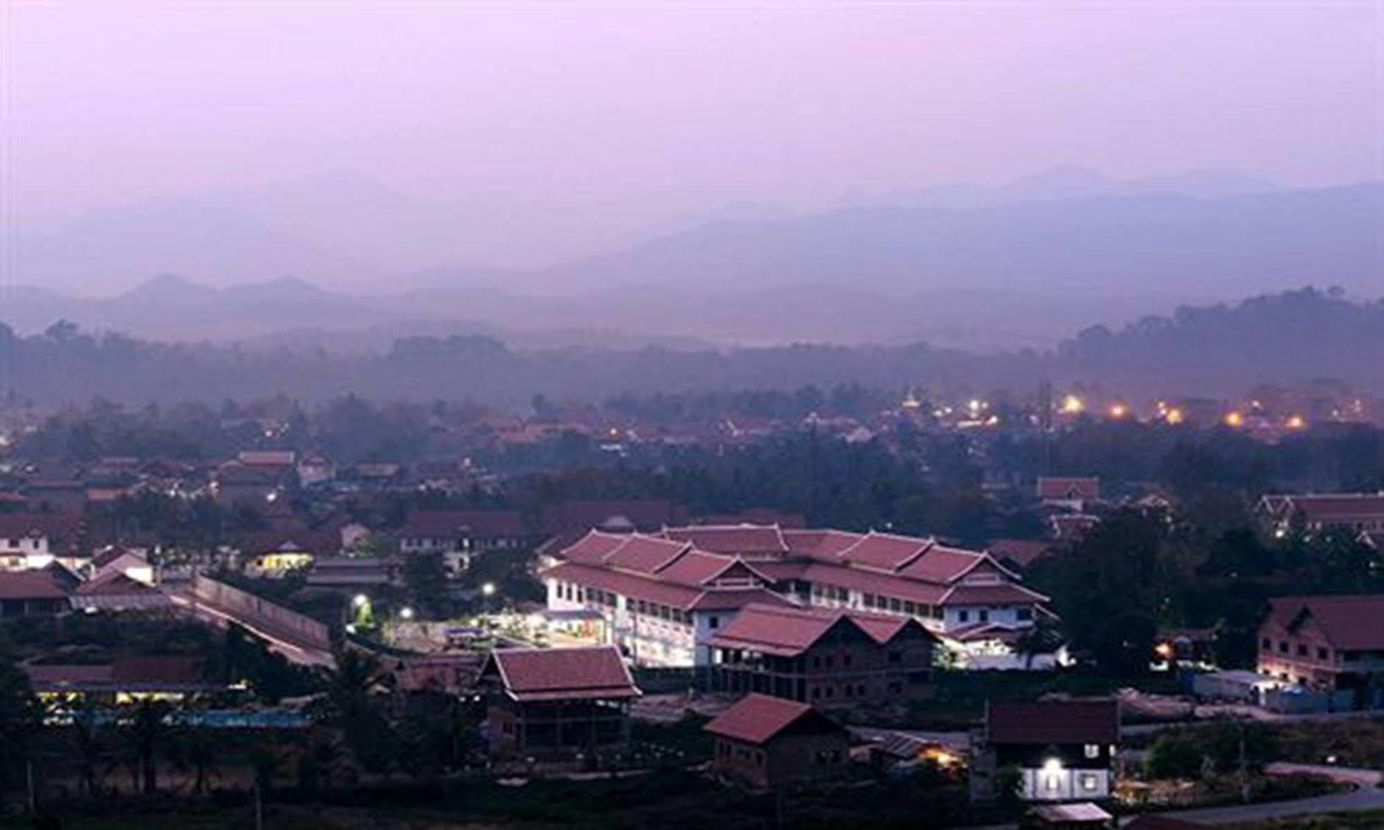 โรงแรมวันชนะ หลวงพระบาง ภายนอก รูปภาพ
